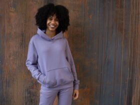 Latest Graphic Crewneck Sweatshirts for Ladies #beverlyhills #beverlyhillsmagazine #sweatshirt #crewnecksweatshirt #vintagegraphic #fashion #bevhillsmag