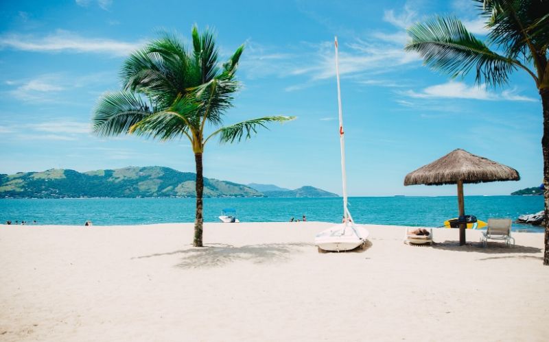 List of Beach Items You Need This Summer #beaches #summer