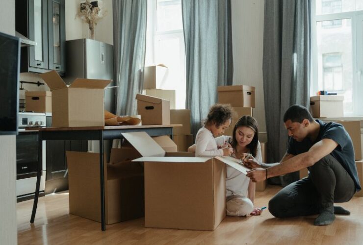 Looking To Move To A New City? Here's What You Should Know #beverlyhills #bevelryhillsmagazine #movingtoanewcity #currentjobmarket #housingoptions #potentialjobopportunities