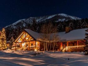 Lone Mountain Ranch #BigSky #montana #usa #exclusiveescapes #vacation #luxurylifestyle #travel #luxury #hotels #exclusive #getaway #destinations #resorts #beautiful #life #traveling #bucketlist #beverlyhills #BevHillsMag #cowgirls