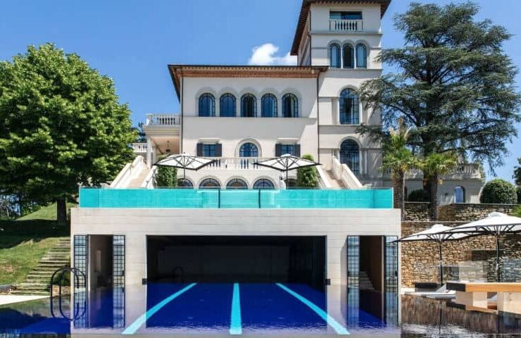 Enjoy #Italy with this Luxury Gubbio #Villa $21,050,000 #beverlyhills #beverlyhillsmagazine #luxury #realestate #homesforsale #gubbio #dreamhomes #beverlyhills #bevhillsmag #beverlyhillsmagazine