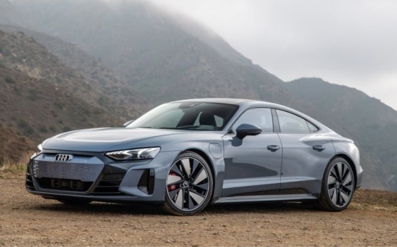 Luxury Hybrid SUV: The Audi e-tron GT #beverlyhills #beverlyhillsmagazine #bevhillsmag #Audie-tronGT #popularcarmagazine #carmagazine #luxuryhybridSUV #coolSUV #fastSUV #Audi