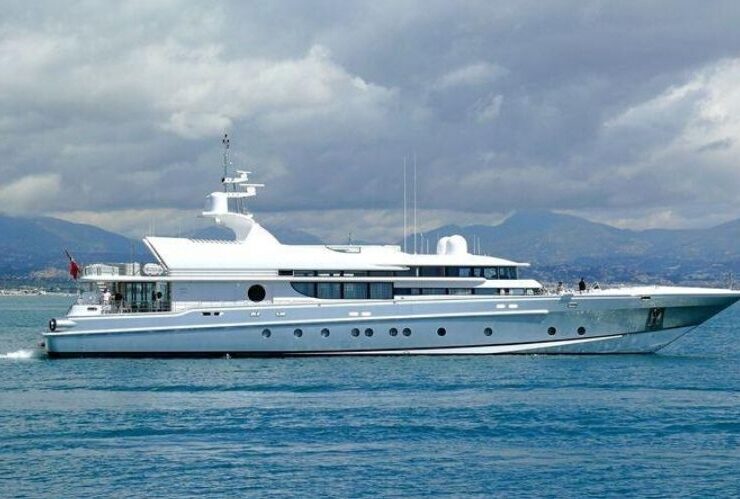 Luxury Mega Yacht: The Thunder 164 Oceanfast #beverlyhills #beverly hillsmagazine #thunder #thunder164 #thunder164oceanfast #yachting #yachts #yachtlife #luxuryyacht #oceanfast,