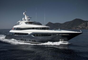 Luxury Motor Yacht: The 133’ Viatoris Conrad #beverlyhills #beverlyhillsmagazine #bevhillsmag #viatoris #conrad #133'viatorisconrad #superyacht #motoryacht #yachts #yachtlife #yachting #luxuryyacht
