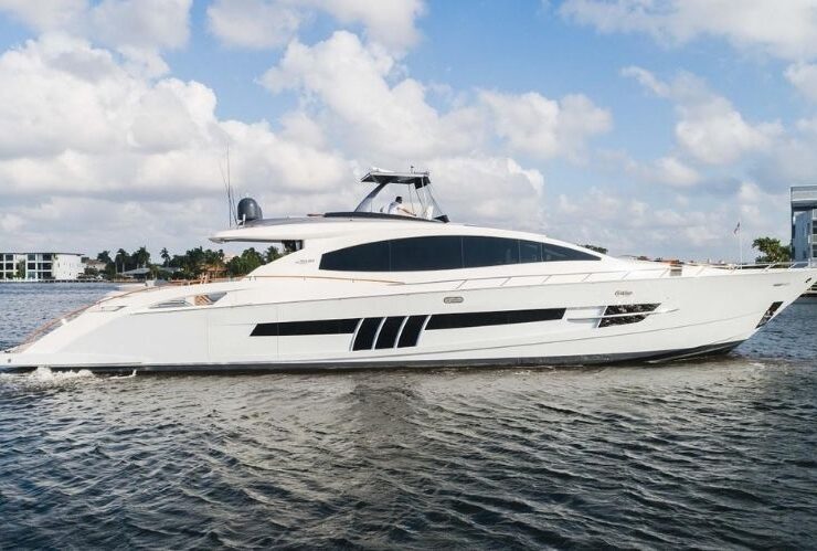 Luxury Super Yacht: The Helios 92' from Lazzara #beverlyhills #beverlyhillsmagazine #bevhillsmag #Helios92' #Lazzara #yachting #yachts #yachtlife #motoryacht #superyacht #luxuryyacht #luxurysportsyacht