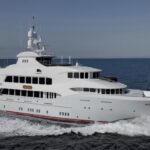 Mia Elise II #yachts #luxuryyachts #bevhillsmag #beverlyhillsmagazine #beverlyhills