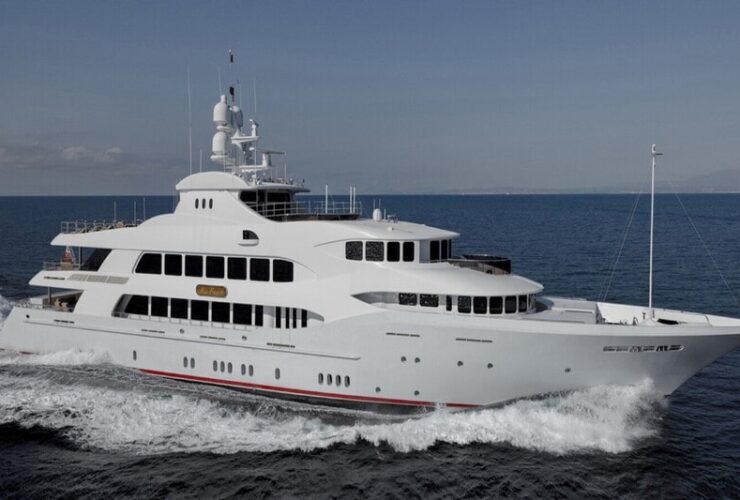 Mia Elise II #yachts #luxuryyachts #bevhillsmag #beverlyhillsmagazine #beverlyhills