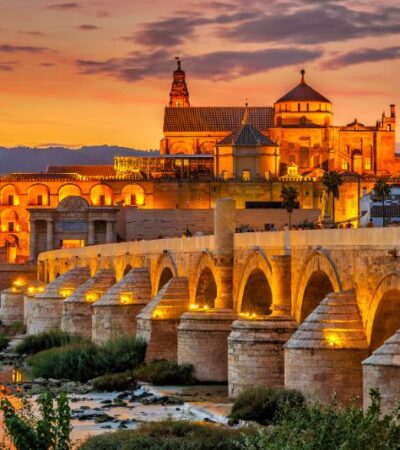 Luxury Travel in Spain: How to Have the Trip of a Lifetime #beverlyhills #beverlyhillsmagazine #luxurytriptospain #luxurytrip #luxuryaccommodation #stunningarchitecture