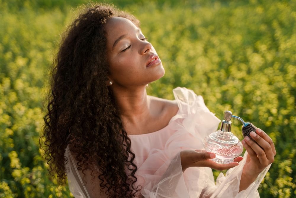 Luxury of Scent: Choosing A Daily Eau de Parfum #LuxuryFragrance #LuxuryLifestyle #EauDeParfum #LuxuryBeauty #FineFragrance #SignatureScent #PerfumeLovers #LuxuryStyle