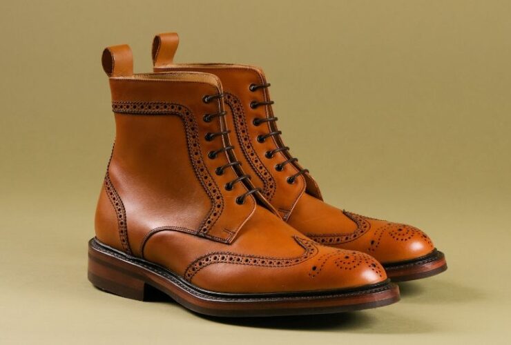 Men's Combat Boots: The Ultimate in Safety and Style #beverlyhills #beverlyhillsmagazine #men'scombatboots #footwearstyles #protectyourfeet #hikingboots #tacticalboots