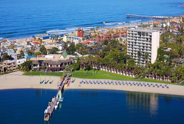 #Beachfront Hotel Catamaran Resort #travel #San Diego #hotels #bevhillsmag #beverlyhillsmagazine #beverlyhills