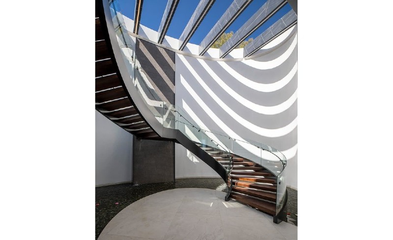 Beverly Hills Magazine Modern Beverly Hills Home: Eclipse Staircase
