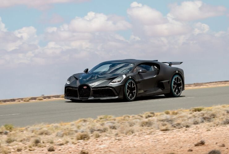 New Hypercar King the Bugatti Divo #beverlyhillsmagazine #beverlyhills #bevhillmag #coolcars #dreamcars #fastcars #luxurycars #cars #carmagazine #popularcarmagazine #bugatti #bugattidivo #sportscar #hypercar #PebbleBeachConcourD’Elegance #supercar