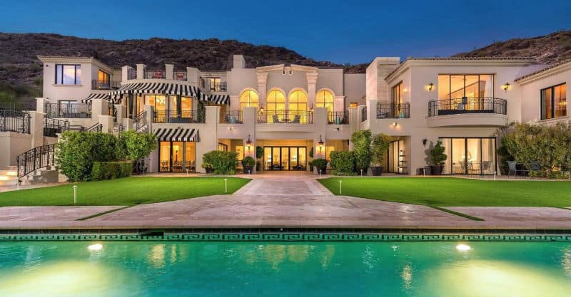 Bella Paradiso: A Dream Home In Arizona #USA #paradisevalley #arizona #dreamhomes #parkcityutah #realestate #homesforsale #skilife #beverlyhills #beverlyhillsmagazine #luxury #exclusive #luxurylifestyle #beautiful #life #beverlyhills #BevHillsMag