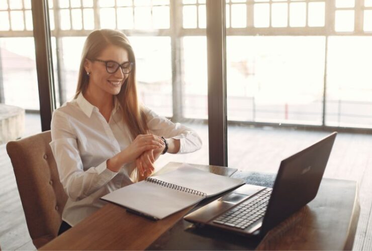 Part-Time Jobs in Singapore That Pay Quickly #beverlyhills #beverlyhillsmagazine #part-timejob #singapore #ridingbikes #retailbusiness #bevhillsmag