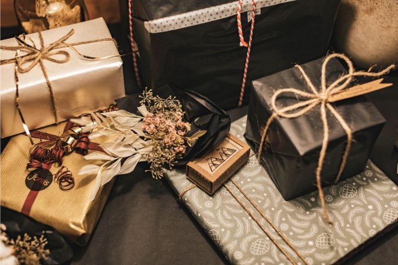Practical Gift Ideas To Impress Men In Your Life #beverlyhills #beverlyhillsmagazine #bevhillsmag #perfectgift #practicalgiftideas #shoppingforgifts #holidays #giftideasformen