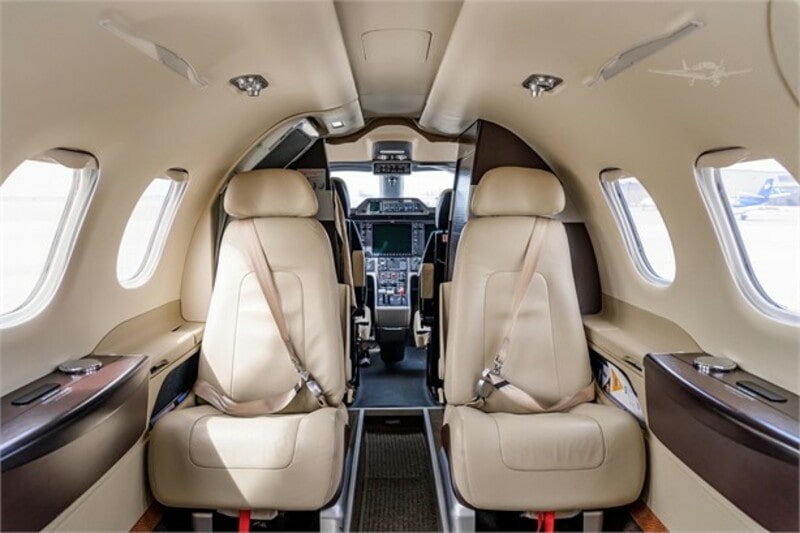Private Jet Aircraft: Embraer Phenom 100 #beverlyhills #bevhillsmag #beverlyhillsmagazine #luxury #jets