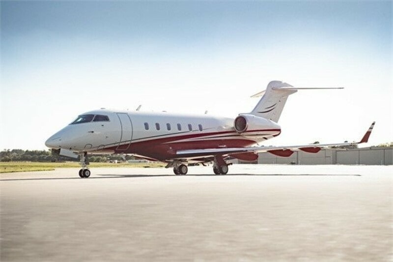 Private Jets: Bombardier Challenger 300 #beverlyhills #bevhillsmag #beverlyhillsmagazine #luxury #jets