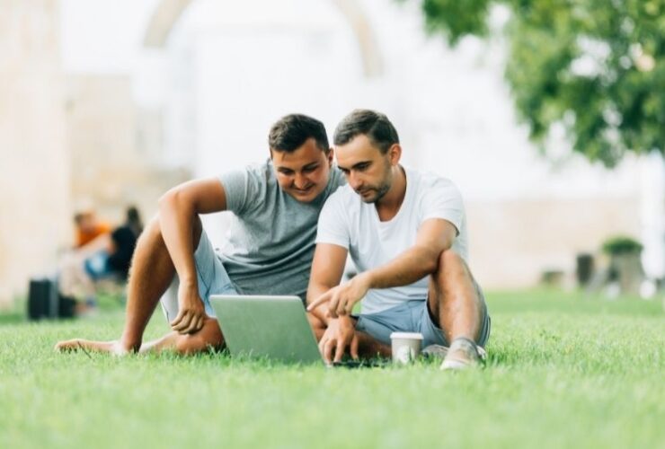 Pros And Cons Of Digital And Internet Freedom #beverlyhills #beverlyhillsmagazine #bevhillsmag #digitalfreedom #internetfreedom #internetinformation #humanrights #accessinternet #digitization