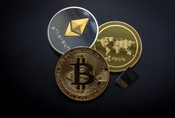 Pros And Cons Of Investing In Cryptocurrency #beverlyhills #beverlyhillsmagazine #bevhillsmag #cryptocurrencymarket #investincryptocurrency #creatingwealth