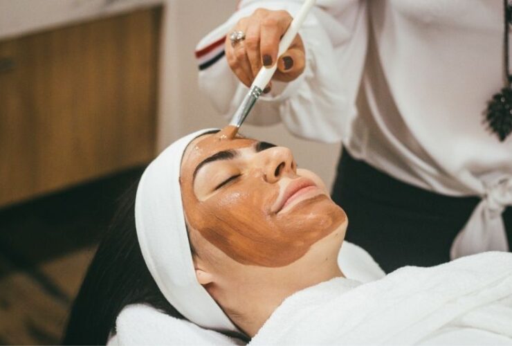 Pros & Cons of Popular Facial Treatments:#beverlyhills #beverlyhillsmagazine #skincare #skincareroutine #facialtreatments #facial #beautyproducts #healthandbeauty #flawlessskin