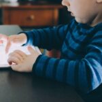Proven Benefits of Limiting Screen Time for Children #beverlyhills #beverlyhillsmagazine #limitscreentime #physicalactivity #physicalhealth