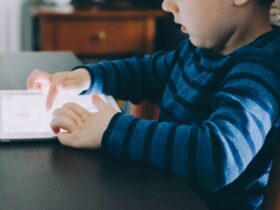 Proven Benefits of Limiting Screen Time for Children #beverlyhills #beverlyhillsmagazine #limitscreentime #physicalactivity #physicalhealth