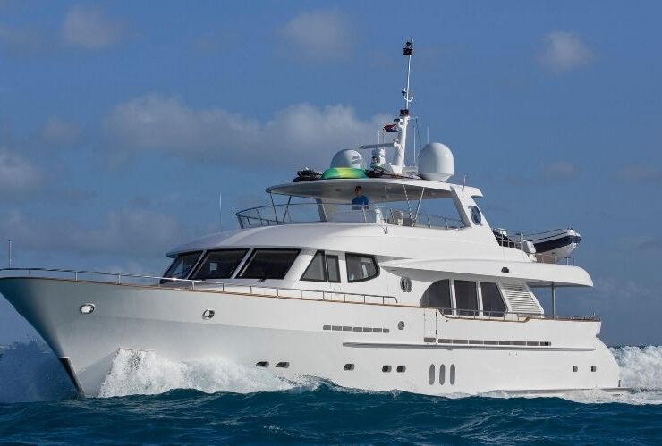 Pura Vida: The Luxury Yacht from Moonen #beverlyhills #beverlyhillsmagazine #bevhillsmag #puravida #moonen #dutchshipyard #yachting #yachts #motoryacht #yachtlife #luxuryyacht #superyacht