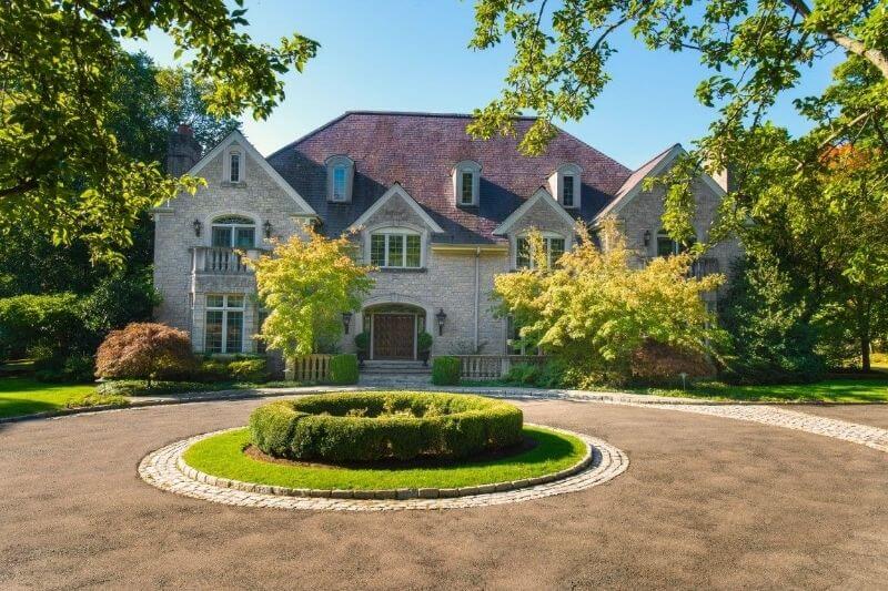 Regis Philbin’s Long-time Connecticut Home!:#beverlyhills #beverlyhillsmagazine #regisphilbins #conneticuthome #celebrityhomes #luxuryhome #joyphilbin #celebrities #luxury