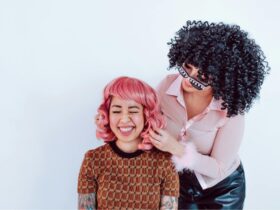 Say Goodbye to Glue: Embracing the Freedom of Glueless Wigs #beverlyhills #beverlyhillsmagazine #gluelesswigs #wavyhair #curlyhair #uniquehair