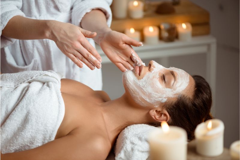 Setting Expectations When Visiting A Med Spa Lakeland #beverlyhills #beverlyhillsmagazine #medicalspas #medspa #skincareroutine #traditionalspas #bevhillsmag