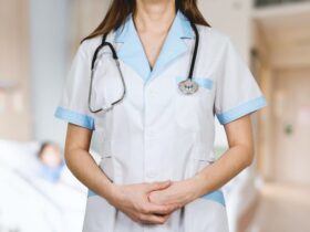 Six A-Listers Who Studied Medicine Before They Were Famous #beverlyhills #beverlyhillsmagazine #celebrities #medicinestudent #medicalprofession #medicalcareer