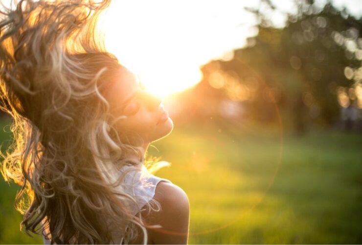 Small Ways To Keep Your Hair Healthy #beverlyhills #beverlyhillsmagazine #hairhealthy #hairloss #curlyhair #hairdryers