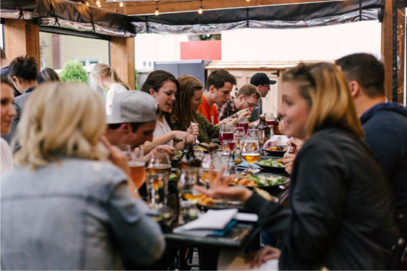 Social Drinking: How Is It Done Across Different Cultures? #beverlyhills #beverlyhillsmagazine #workplaceculture #socialdrinkers #socialdrinking #travelingtojapan