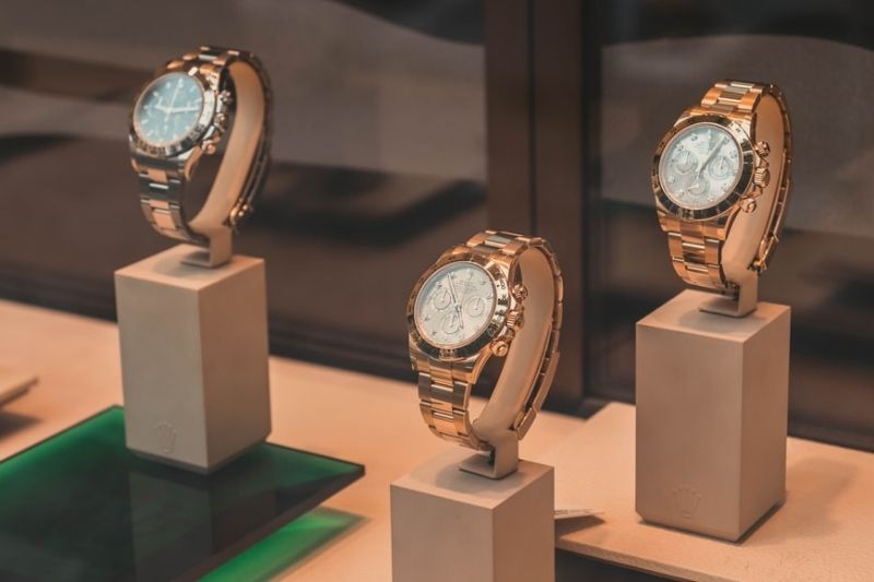 Steps to Take When Buying a Luxury Watch #beverlyhills #beverlyhillsmagazine #bevhillsmag #luxurywatch #jewelry #watch #