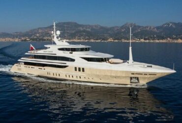 184' Lady Candy #yachts #luxurycharteryachts #bevhillsmag #beverlyhillsmagazine #beverlyhills