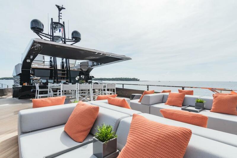 Superyachts For Sale: Evadne Rock 85' Hull #4 #beverlyhills #bevhillsmag #beverlyhillsmagazine #luxury #yachts