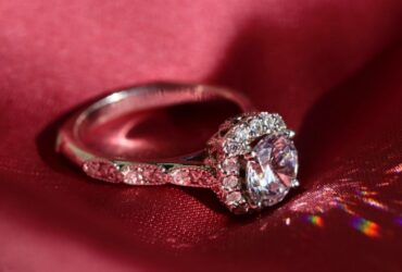 The 7 Best Diamond Shapes for Hiding Inclusions #beverlyhills #beverlyhillsmagazine #bevhillsmag #inclusions #diamondshape #diamondclarity #wellcutdiamond #diamond