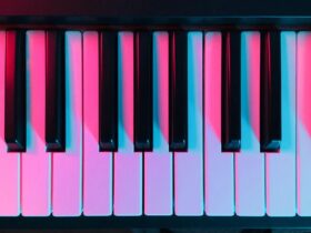 The Art of Playing and Recognizing Melodies by Ear #beverlyhills #beverlyhillsmagazine #musicnoterecognitionapp #eartraining #playingmelodiesbyear #musicalcomposition