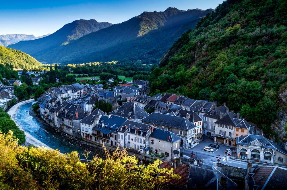 The Beautiful Side of France That Luxury Travelers Love #LuxuryTravel #LuxuryFrance #LuxuryLifestyle #VisitFrance