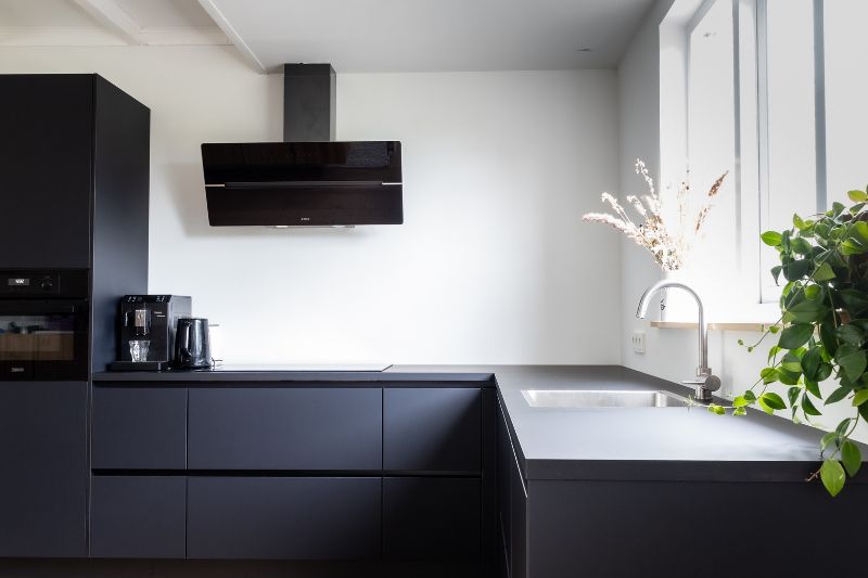 The Benefits Of Black Vanity Cabinets #beverlyhills #beverlyhillsmagazine #blackvanitycabinets #interiordesign #modernflair #homeremodeling