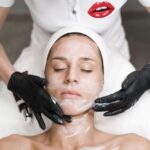 The Beverly Hills Guide To Beautiful Skin #beverlyhills #beverlyhillsmagazine #takingcareofyourskin #skincare #simpleskincare #skincareroutine #glowingskin #healthyskin