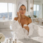 The Beverly Hills Guide To Beautiful Skin #beverlyhills #beverlyhillsmagazine #takingcareofyourskin #skincare #simpleskincare #skincareroutine #glowingskin #healthyskin