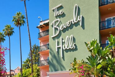 The Beverly Hills Hotel #Fivestarhotels #exclusiveescapes #vacation #luxurylifestyle #losangeles #hotels #travel #luxury #hotels #exclusive #getaway #destinations #beautiful #life #traveling #bucketlist #beverlyhills #BevHillsMag #beverlyhillshotel #vacation #travel