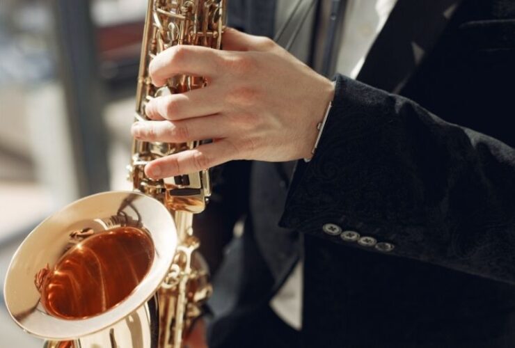 The Health Benefits Of Playing Brass Instruments #beverlyhills #beverlyhillsmagazine #bevhillsmag #healthbenefit #playingbrassinstruments #playmusic #healthandhappiness