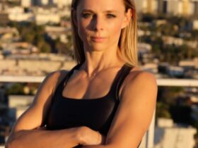 The Highly Sought-After Pilates Trainer, Laura Wilson #beverlyhills #beverlyhillsmagazine #naturalpilatestv #fitnessexpert #laurawilson #therapyprogram