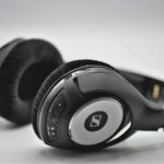 The Importance of Bluethooth Headphones For Truckers #beverlyhills #beverlyhillsmagazine #truckdrivers #truckers #headphones #headsets #bluetoothheadphones #bluetoothtechnology #smartphones #bevhillsmag