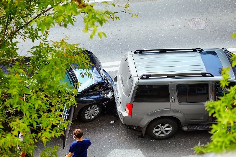 The Key Do's And Don'ts After A Car Accident #Beverlyhills #beverlyhillsmagazine #bevhillsmag #caraccident #seekmedicalhelp #injuries #insurancepayout