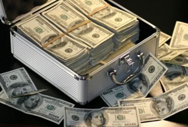 The Luxury Business Guide to Smart Wealth Preservation #LuxuryBusiness #LuxuryLifestyle #WealthManagement #TaxPlanning #Entrepreneurship #WealthPreservation #BusinessSuccess