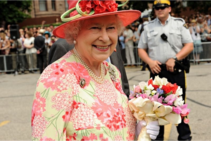 The Most Famous Royal Families in the World #beverlyhills #beverlyhillsmagazine #bevhillsmag #mosfamousroyalfamilies #queenelizabethII #Japaneseimperialfamily